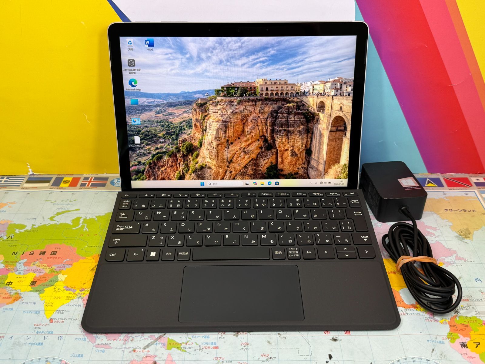 極美品 LTE Surface Go 2 10.5型 8GB キーボード 超軽量 極美品 LTE Surface Go 2 10.5型 8GB キーボード - メルカリ