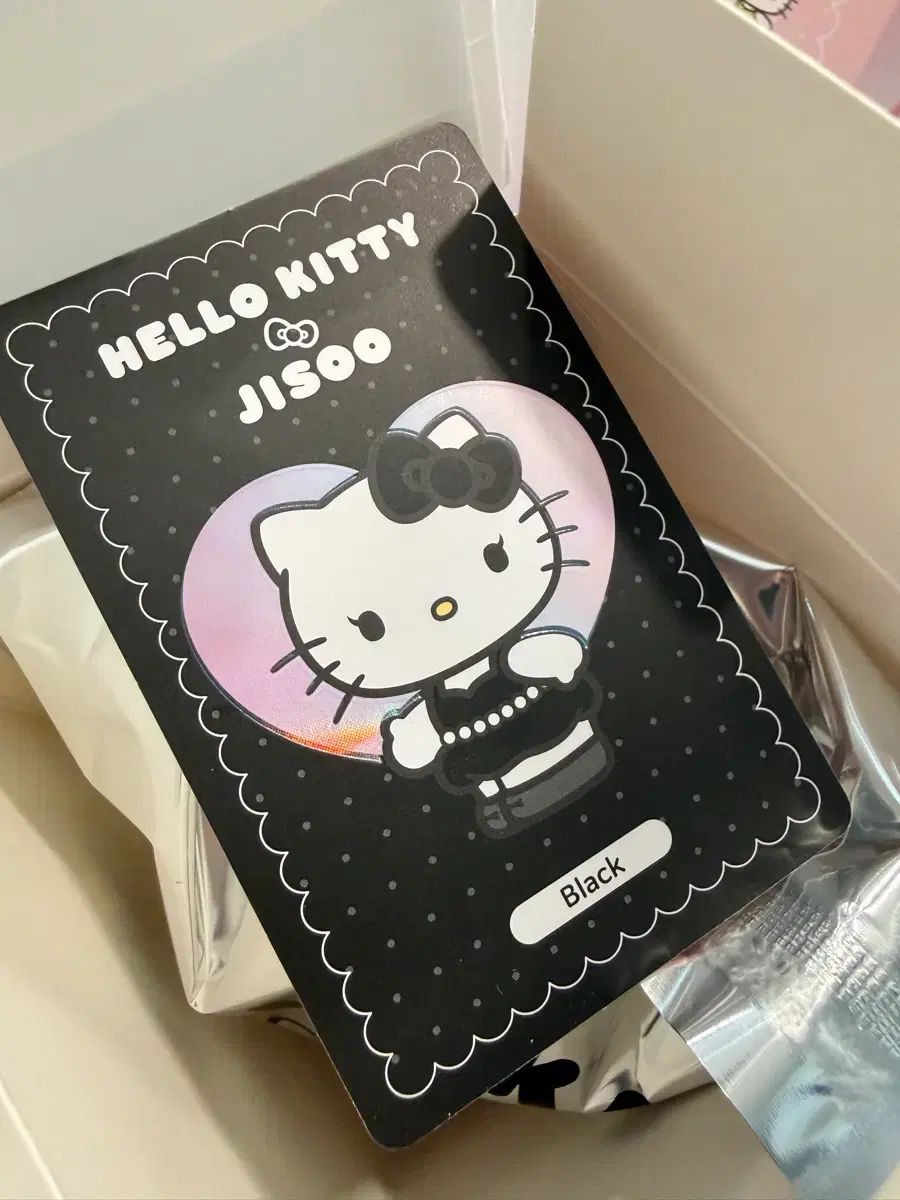 ハローキティ × ジス PLUSH キーホルダー ブラック - メルカリ