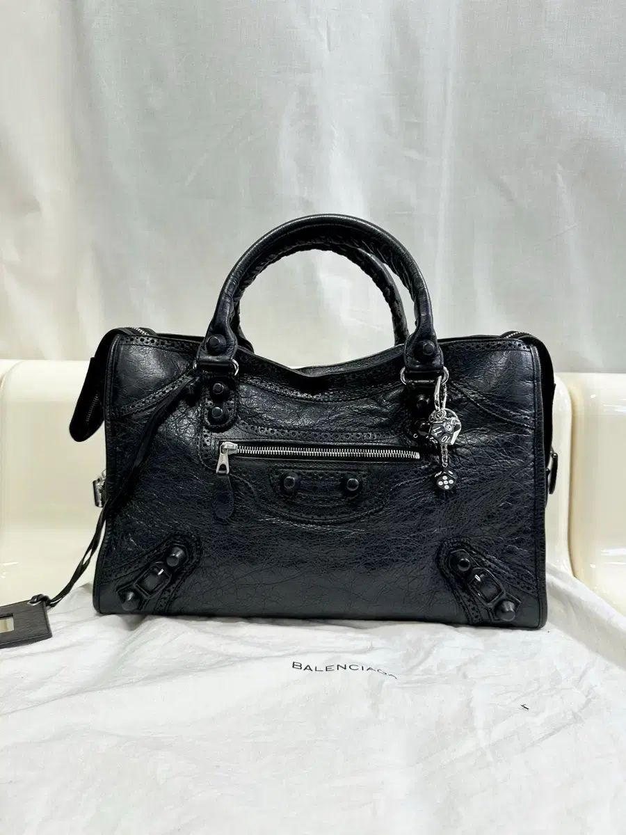 A 正規品 バレンシアガ シティ モーターサイクルバッグ Mサイズ