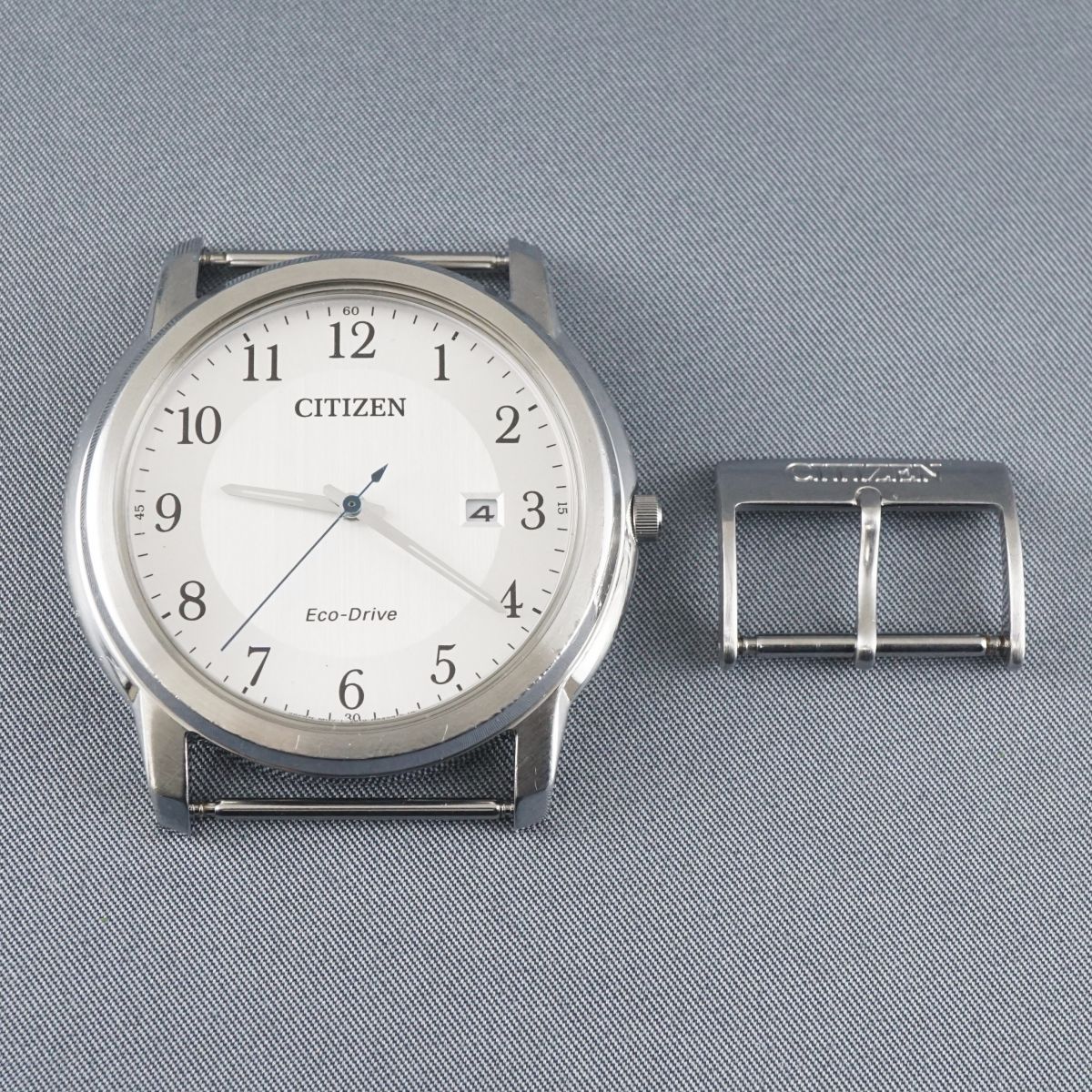 美品 CITIZEN シチズン J810 ブラック ホワイト ソーラー 腕時計
