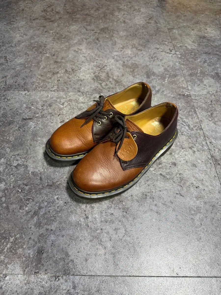 DR. MARTENS ドクターマーチン 1461 ブラウン MIE 250 - メルカリ