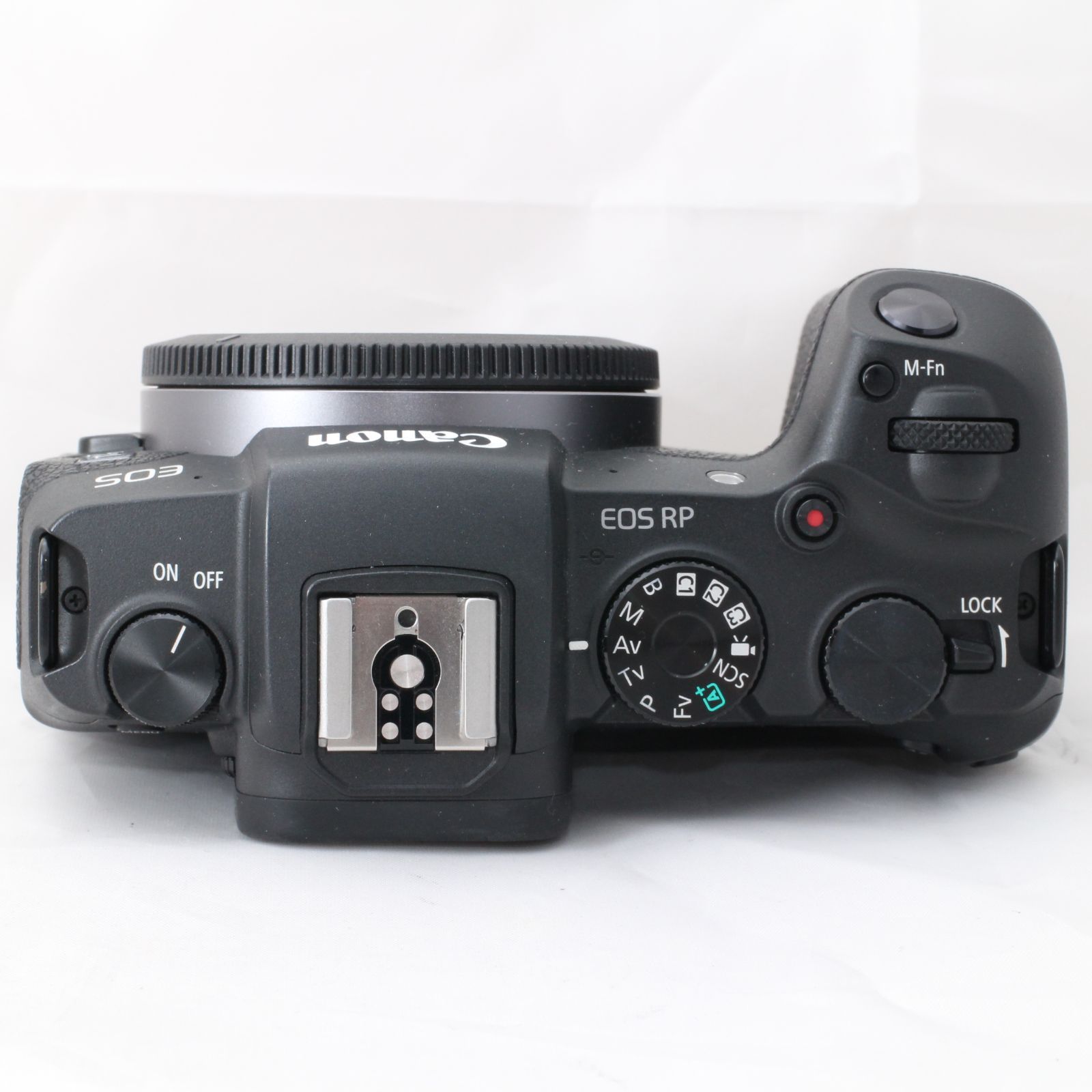 ☆実用品・ショット数9000☆ Canon ミラーレス一眼 EOS RP ボディ