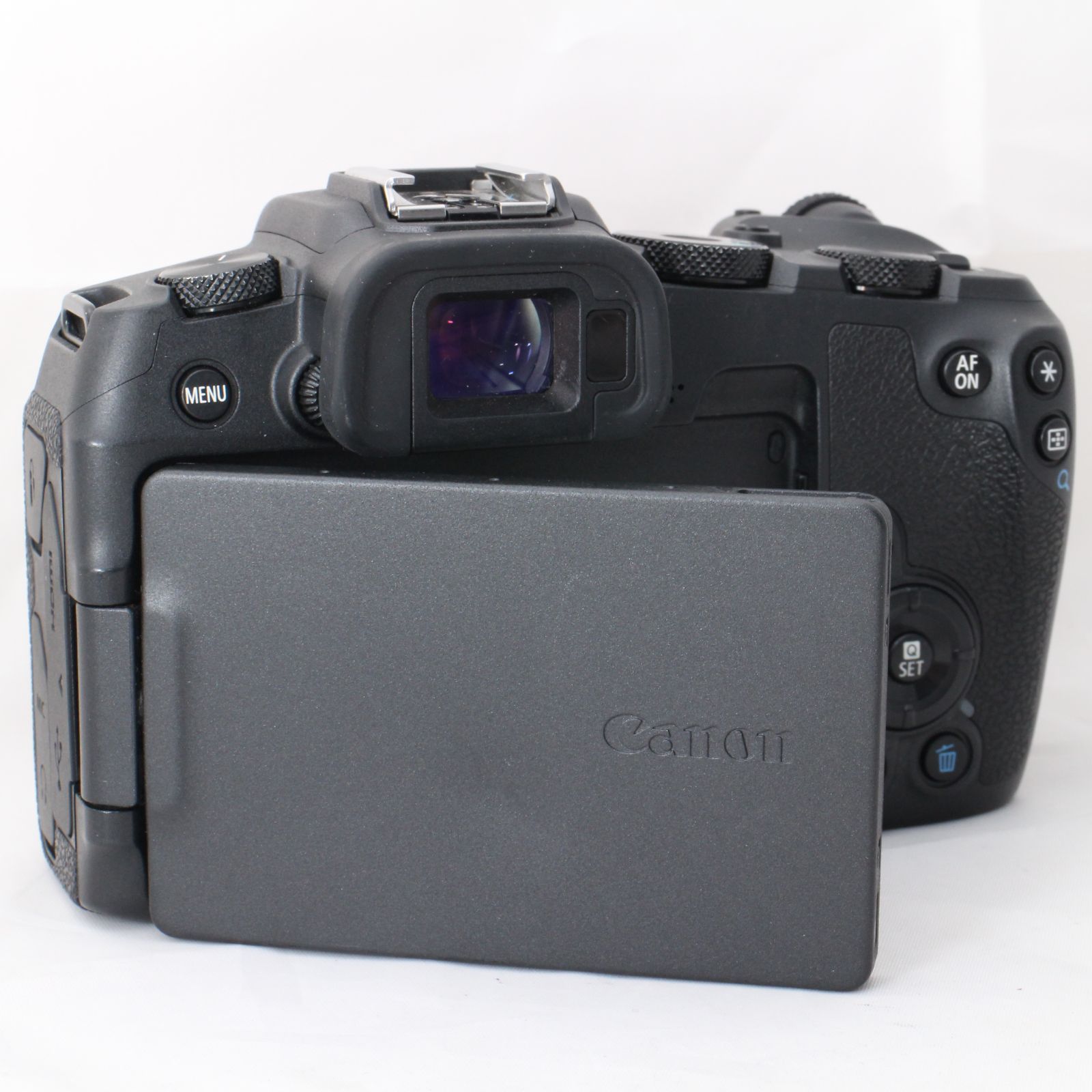 ☆実用品・ショット数9000☆ Canon ミラーレス一眼 EOS RP ボディ