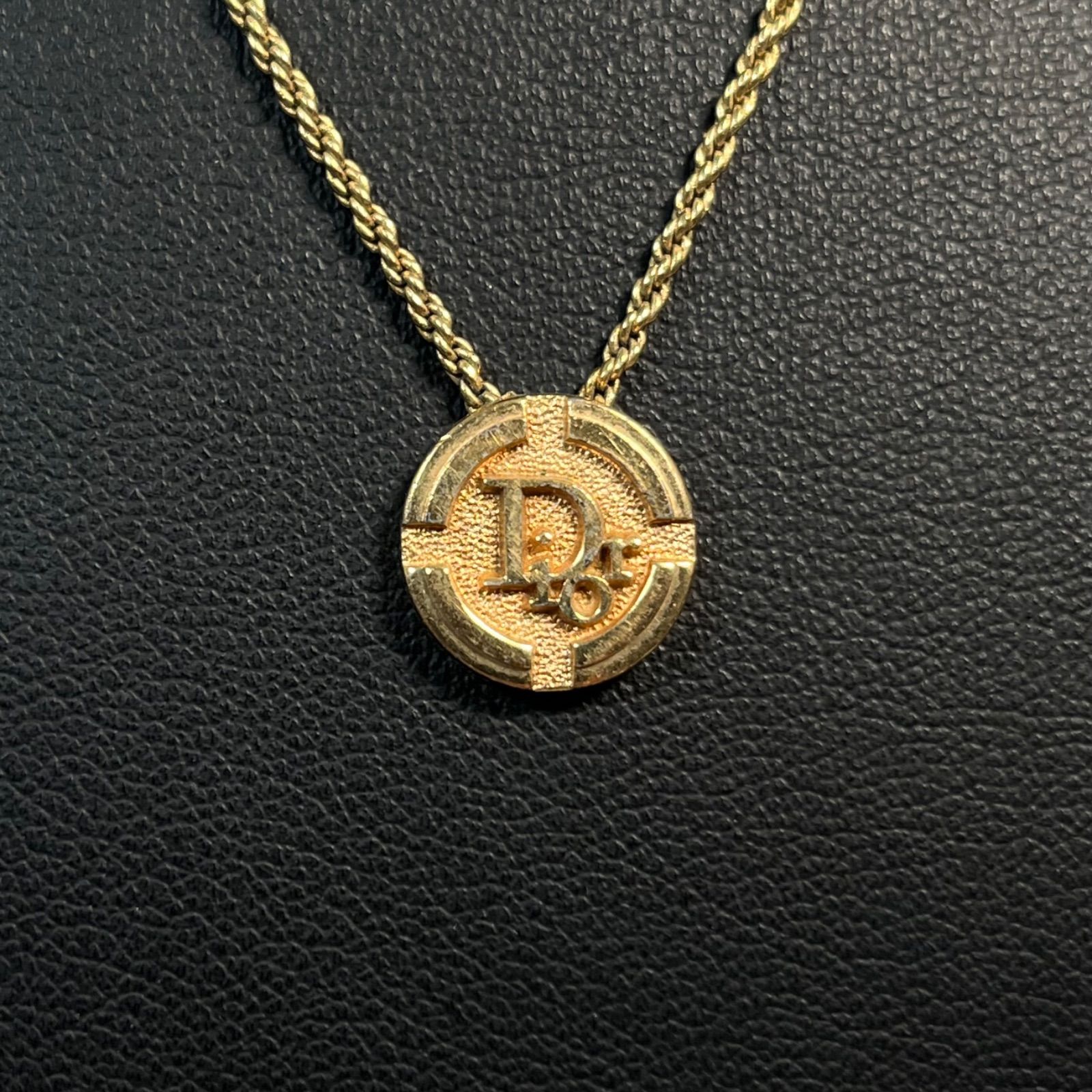 Dior ゴールドロゴネックレス 【公式通販】