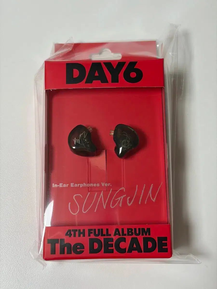 新品未開封 トレカ付き DAY6 The DECADE イヤホン SUNGJIN DAY6 デイシックス ソンジン(SUNGJIN) インイヤー 未開封 The Decade