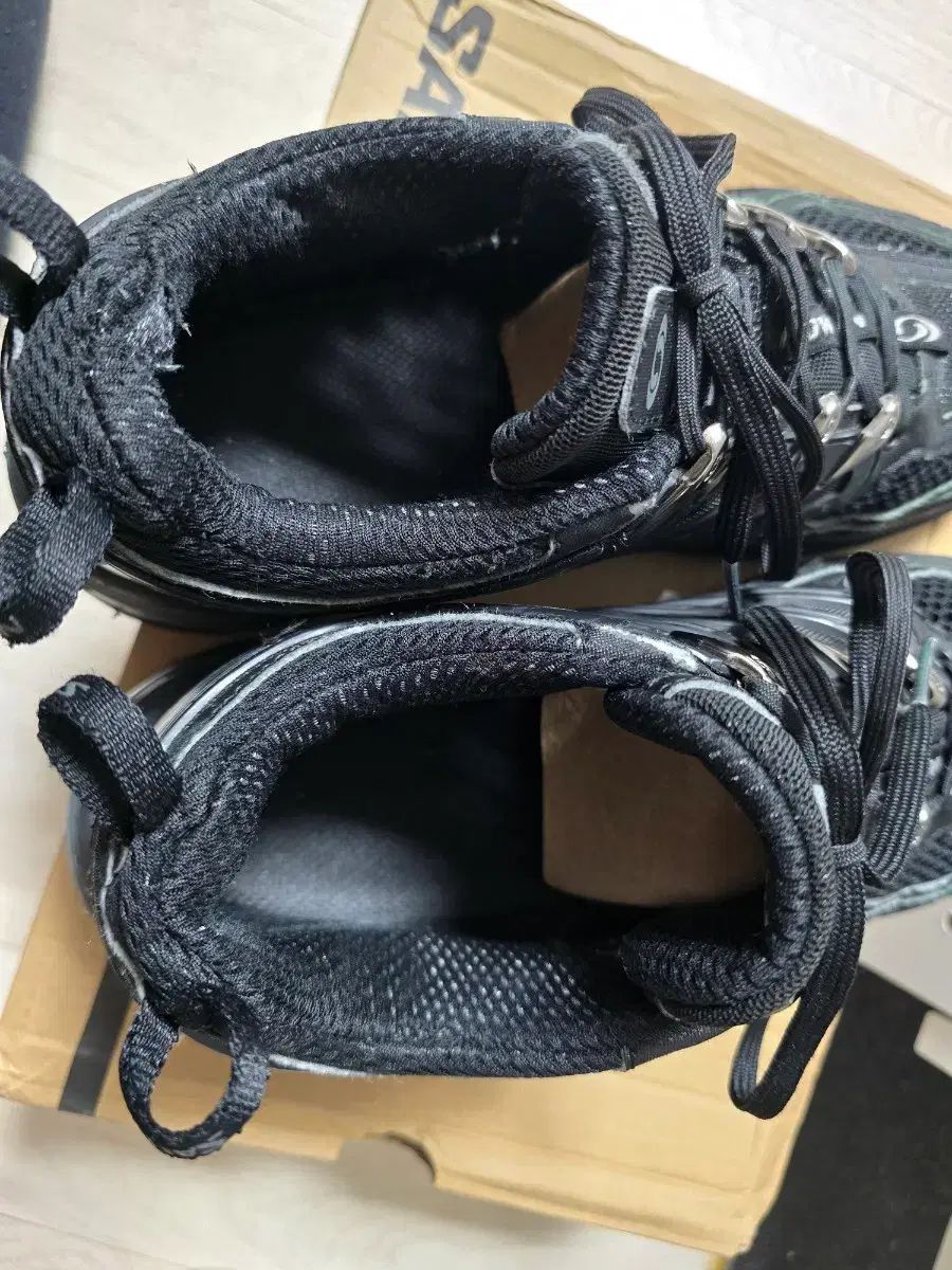 SALOMON サロモン