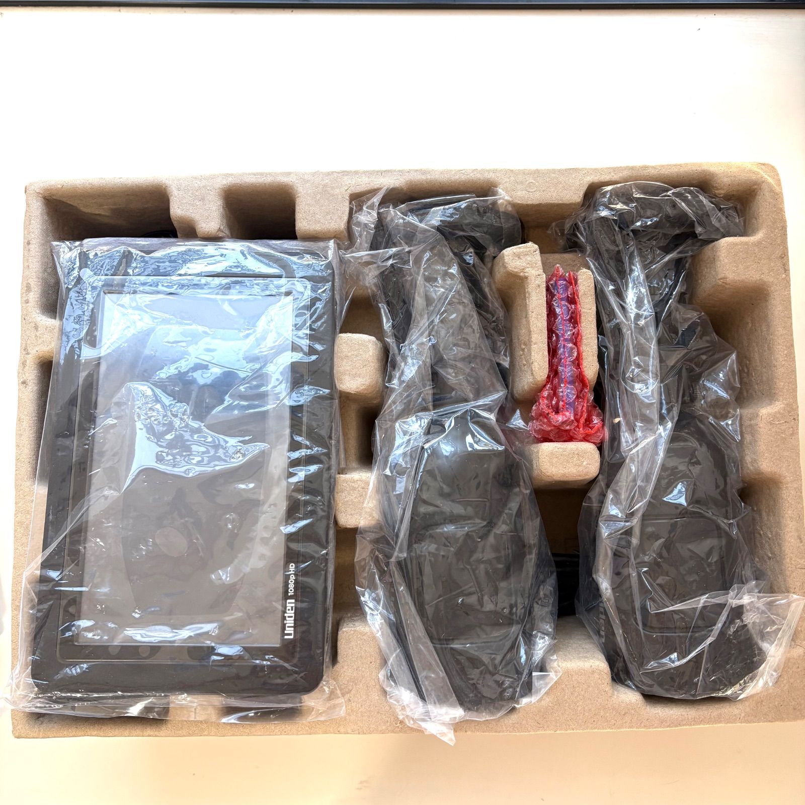 Uniden ユニデン ガーディアン ワイヤレスセキュリティカメラ モニターセット IP 65 カメラ×2 モニター× UDR 7011 黒