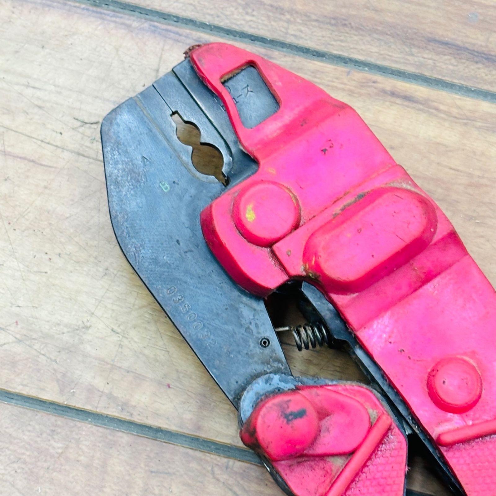 IZUMI 泉 引込線スリーブ 電線管ヒューズ他用 圧着ペンチ T-22