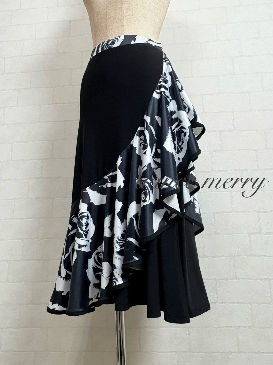 新品 短め ミディアム丈 社交ダンス ラテン ワルツ 黒 白 レッスン