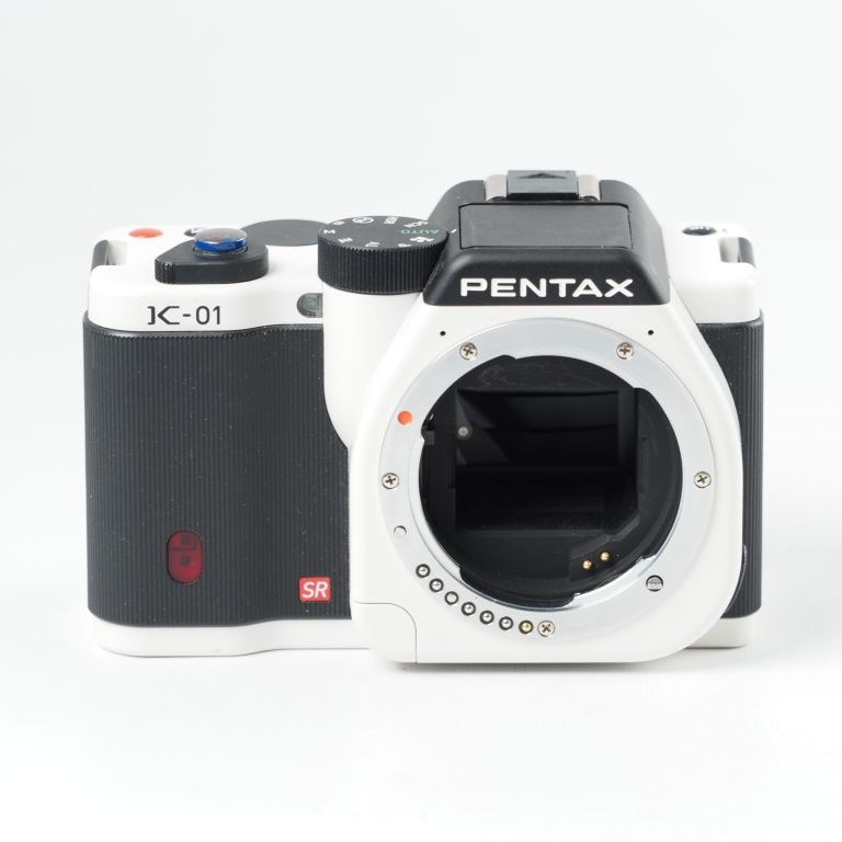 PENTAX ミラーレス一眼レフカメラ K-01 K01 ボディ ホワイト/ブラック