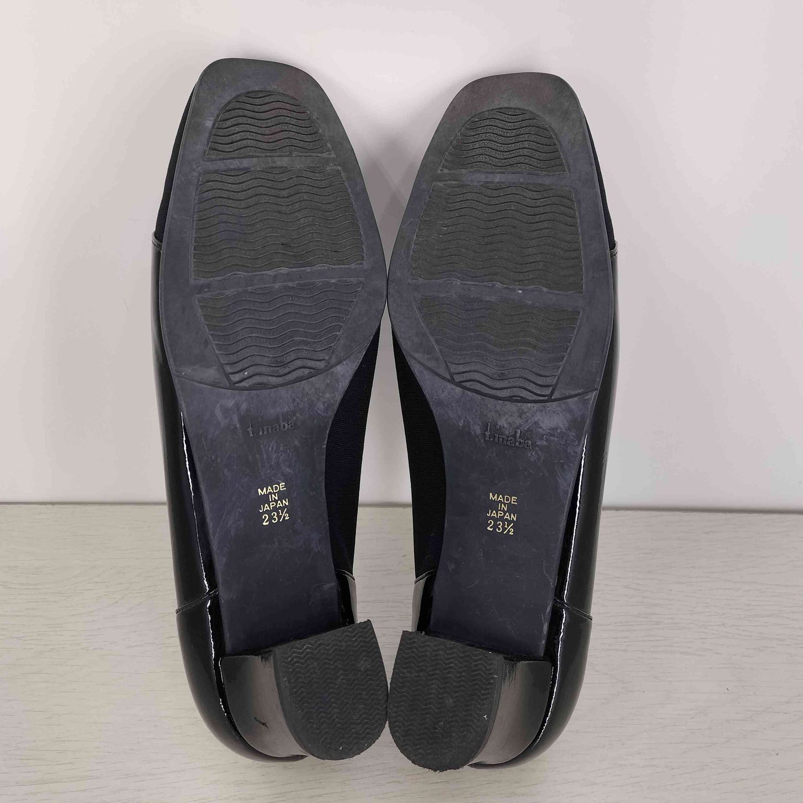 イナバ t.inaba エナメル 異素材切替 スクエアトゥ パンプス