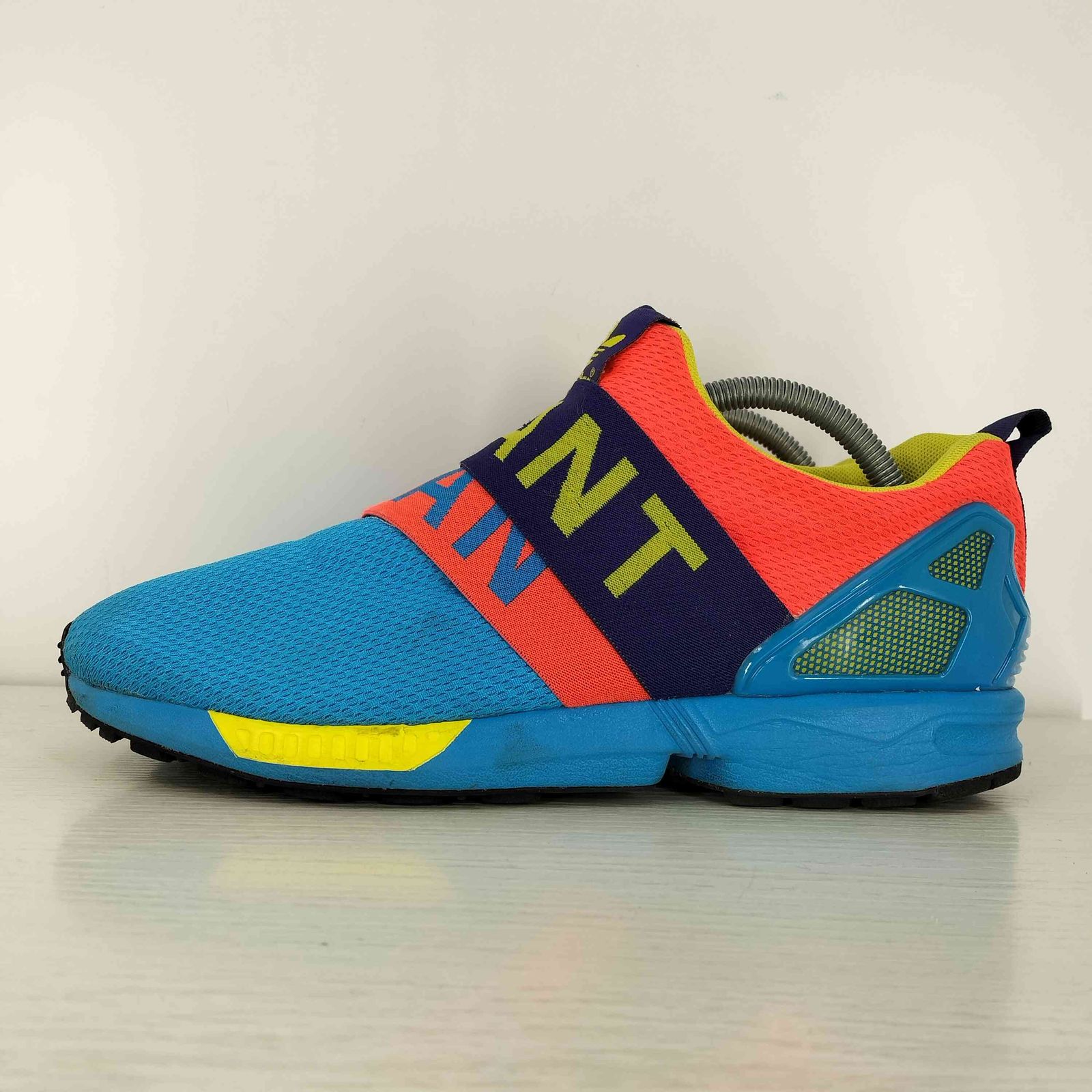 アディダスオリジナルス 定価1.5万新品アディダス オリジナルスZX FLUX