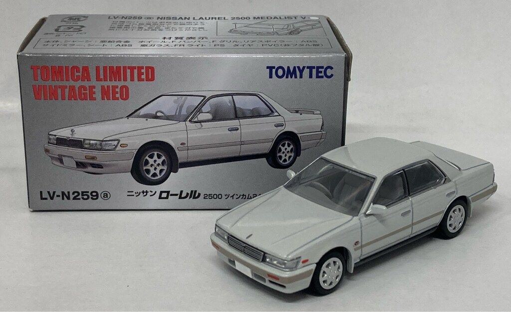 トミーテック TOMICA LIMITED VINTAGE NEO 日産 ローレル 2500