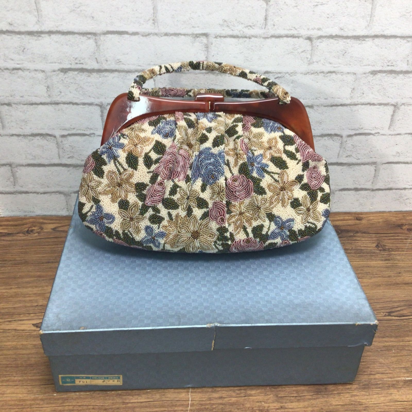 花柄　ビーズハンドバッグ　和装　着物　昭和レトロ　ビーズバッグ　がま口 1260 【美品】総ビーズバッグ 鞄 箱付き ビーズ ハンドバッグ がま口