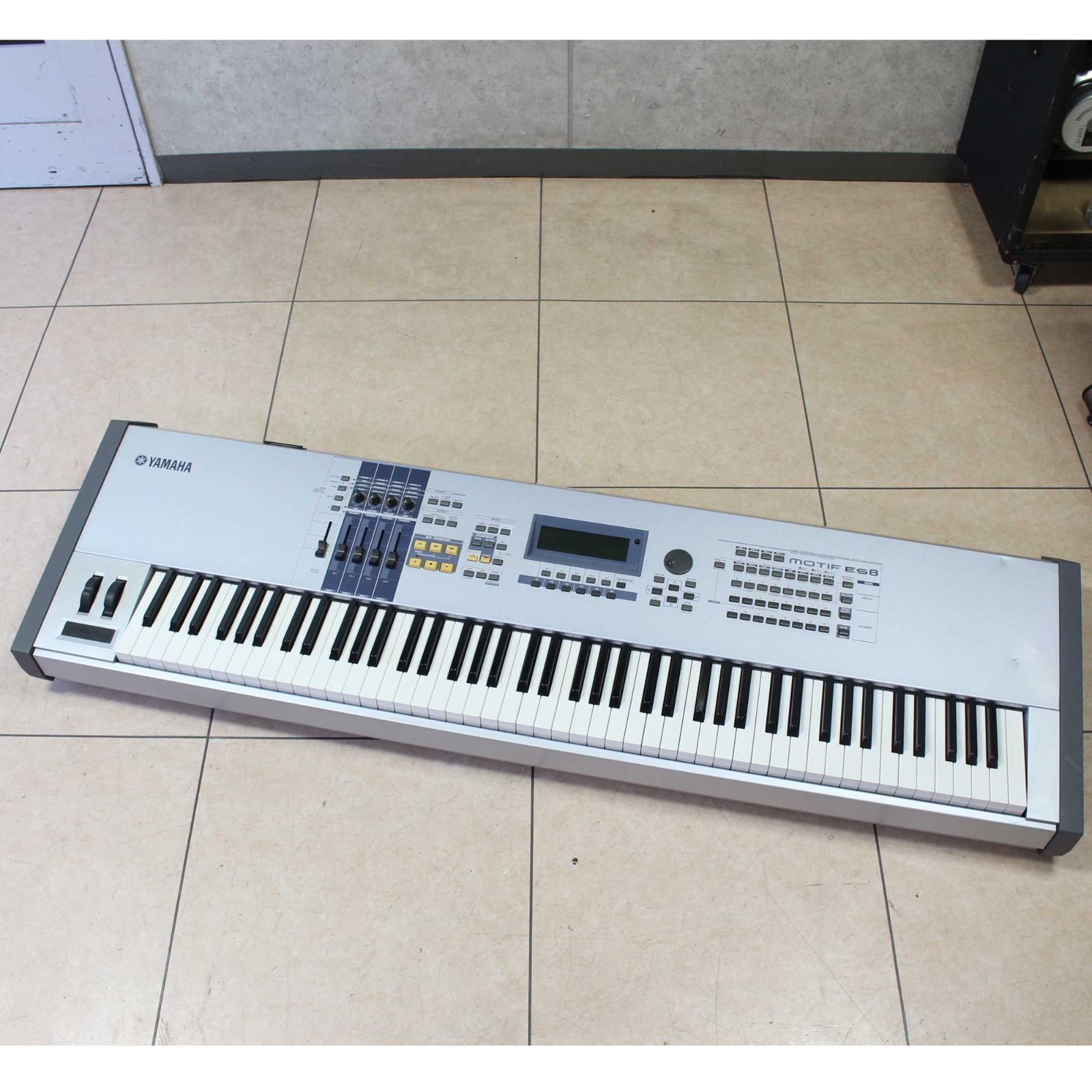 中古 YAMAHA MOTIF ES8 - メルカリ