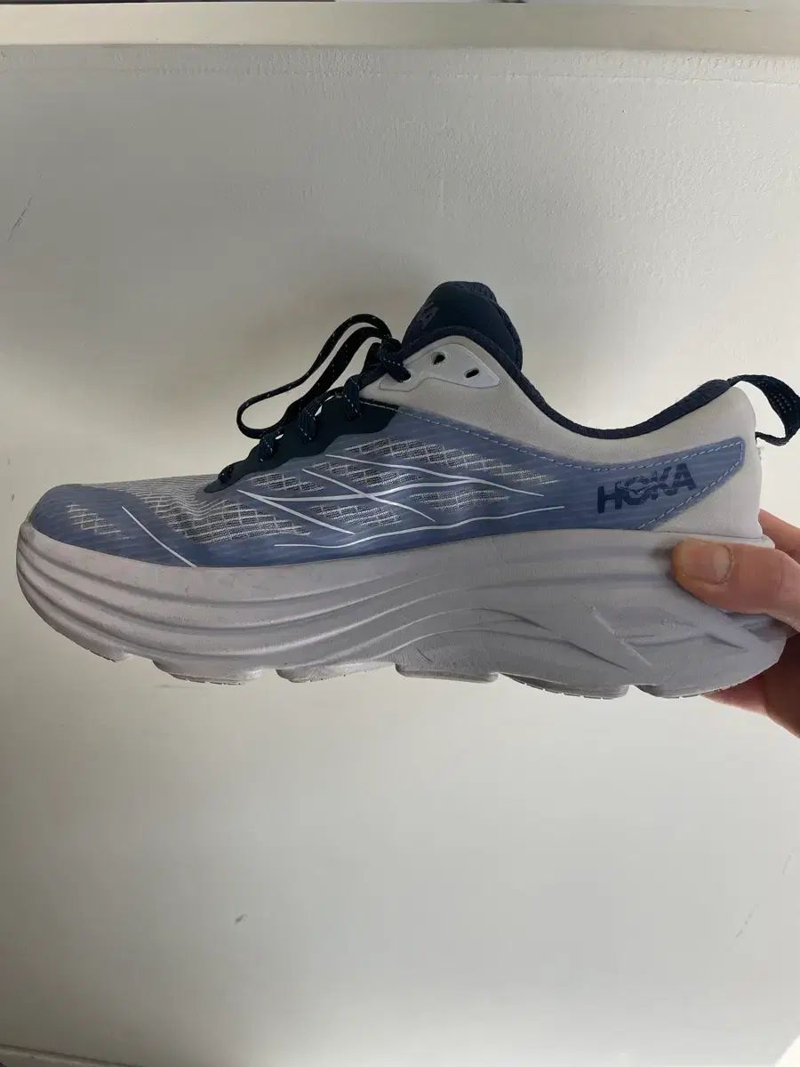  HOKA ONE ホカオネオネボンダイ8 260 サイズ 良し 登山靴 トレッキングシューズ アウトドアシューズ