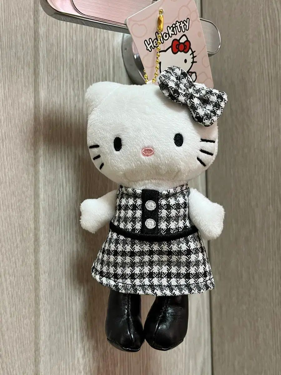 ハローキティ ハウンドトゥース ロングダリ ぬいぐるみ キーホルダー