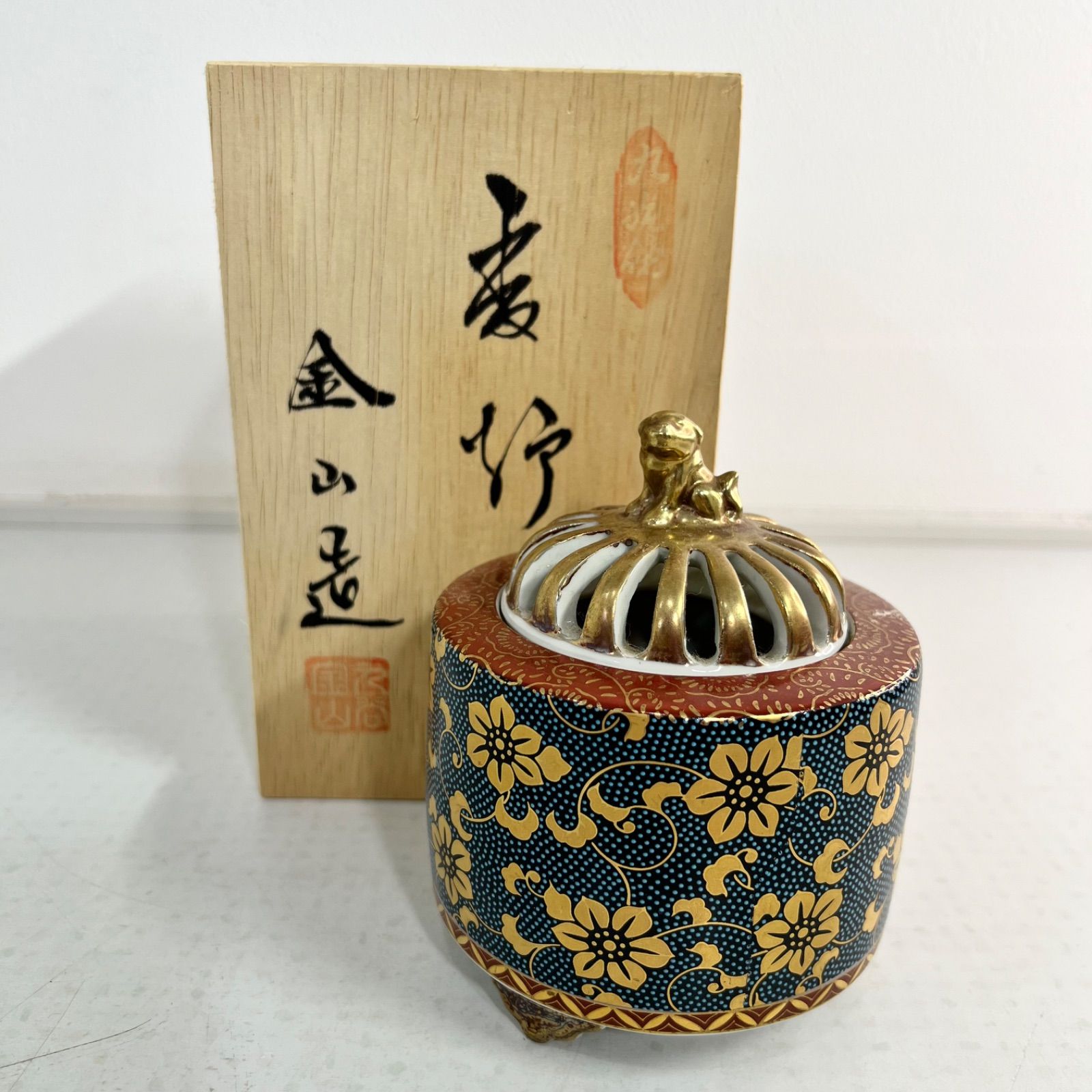 中古】九谷焼 香炉 陶器 工芸品 三本足 青粒鉄線 3.5号 - メルカリ