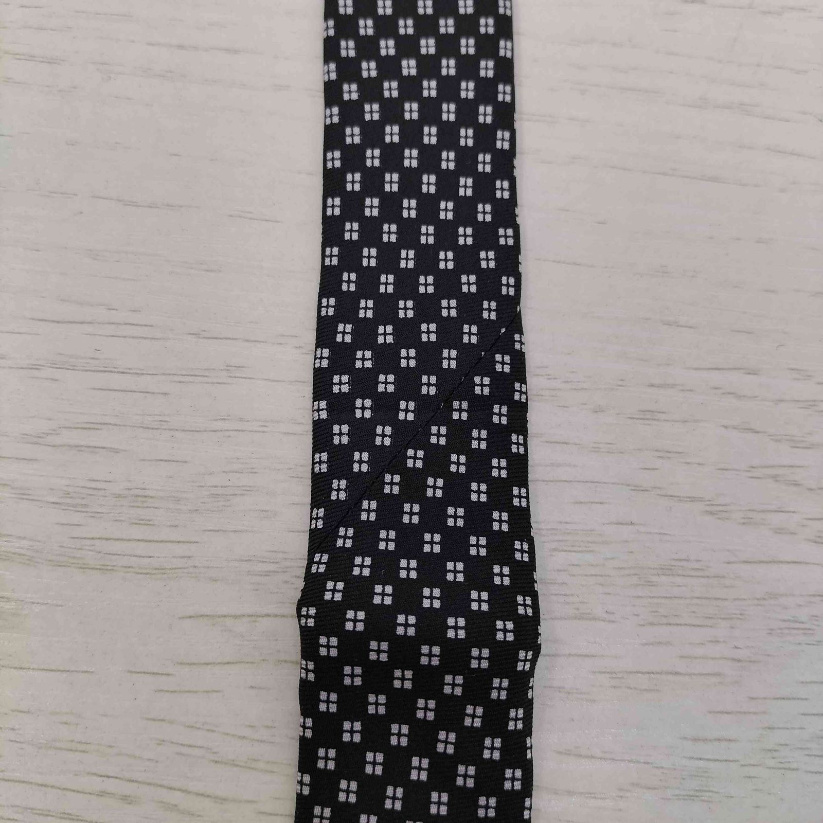 新品・未使用　アルマーニコレツィオーニ　総柄　小紋柄　ハイブランド　ビジネス アルマーニコレツィオーニ ARMANI COLLEZIONI イタリア製 シルク100