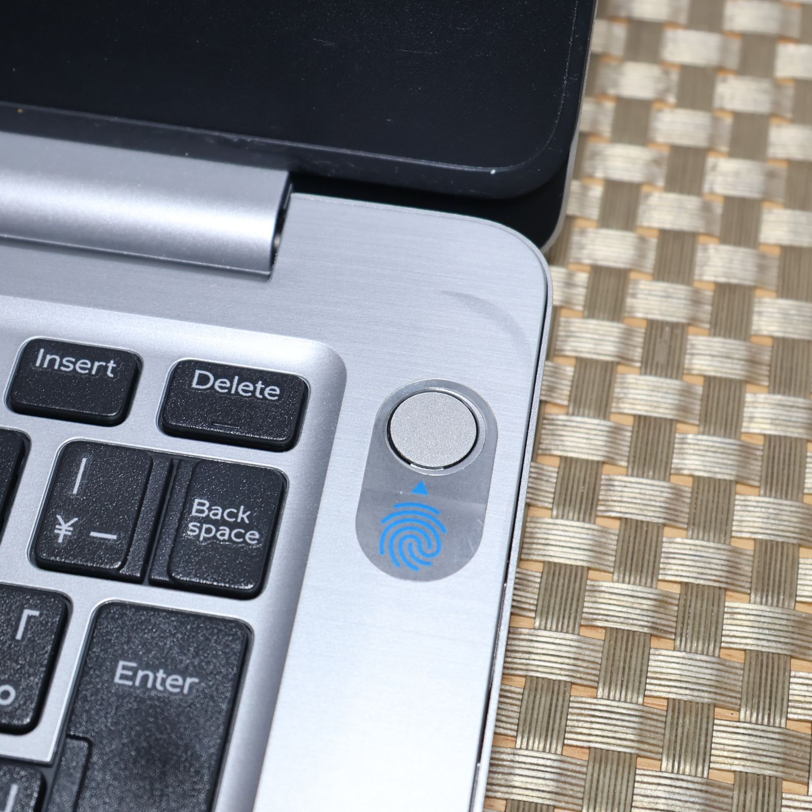 美品！小型軽量Win11公式対応i3/メ8G/SSD/FHD/無線/TypeC - メルカリ