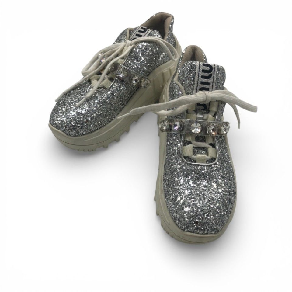 極美品【ミュウミュウ】スニーカー　厚底 シルバー　グリッター　白　黒 38　ロゴ MIU MIU ミュウミュウ グリッター 厚底 スニーカー シルバー ラメ