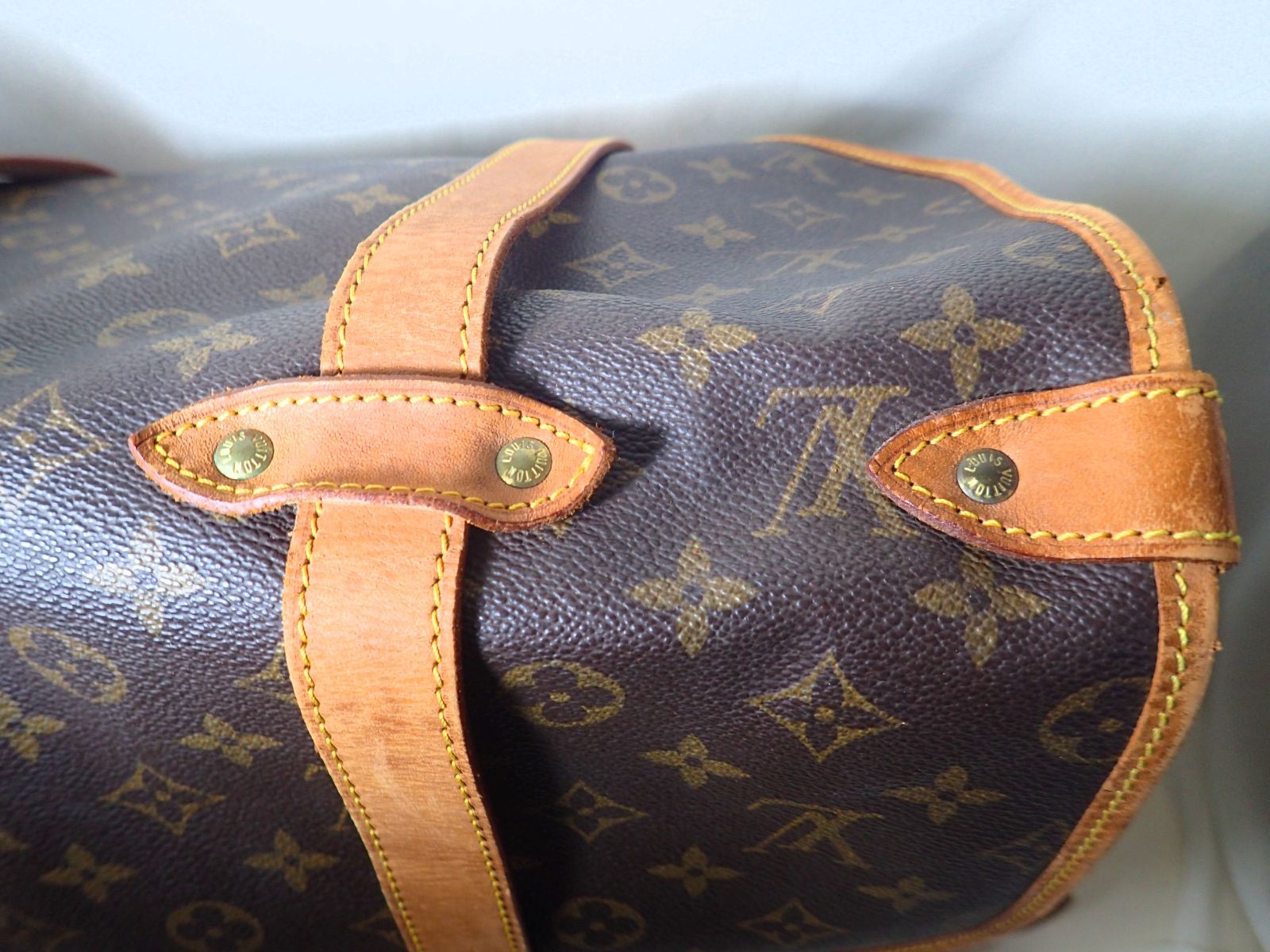 LOUIS VUITTON ルイ・ヴィトン ソミュール43 ショルダーバッグ