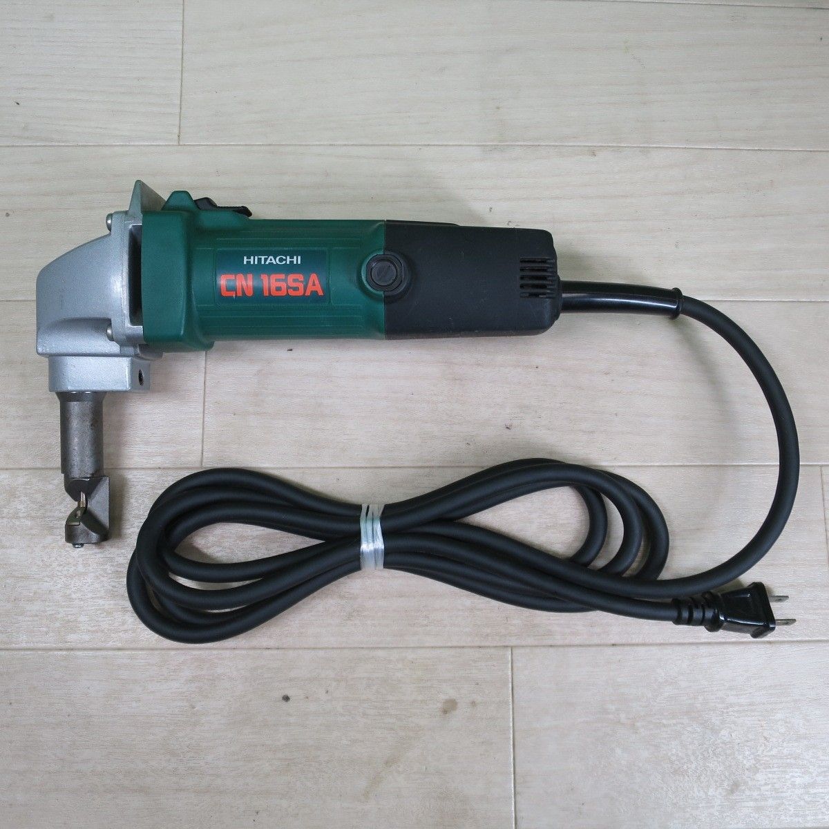 キレイ 日立 1.6 mm 折板 ニブラ CN 16 SA 電動 工具 切断 機 窓抜き HITACHI 100 V