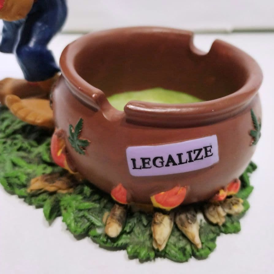 中古】ラスタマン フィギュア 灰皿 小物入れ レゲエ 置物 陶器製