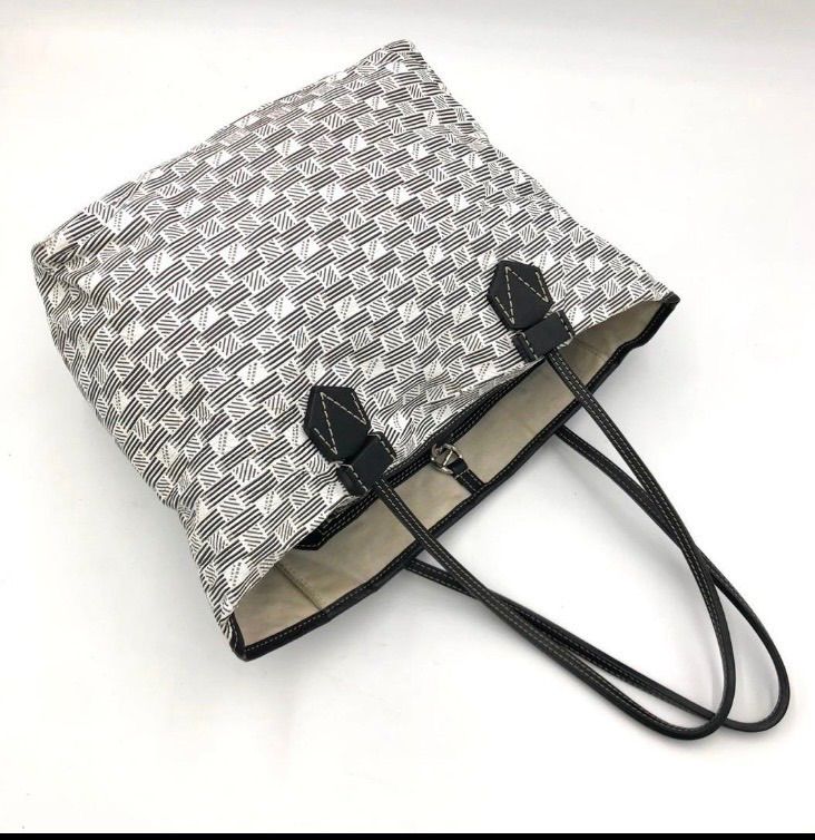 MOREAU PARIS モローパリ トートバッグ 白 黒 総柄 PVC レザー - メルカリ