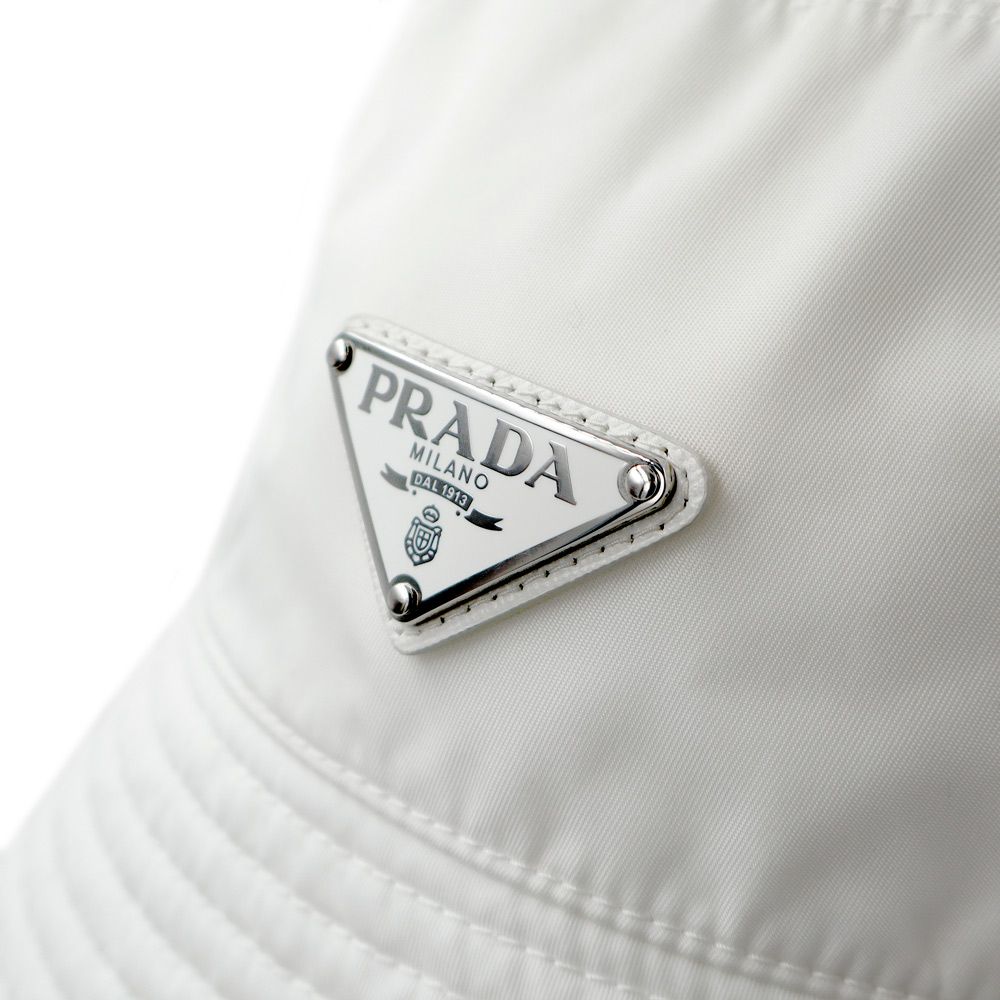 プラダ 1HC137 トライアングル 三角ロゴプレート Re-Nylon バケット プラダ 1HC137 トライアングル 三角ロゴプレート Re-Nylon バケット