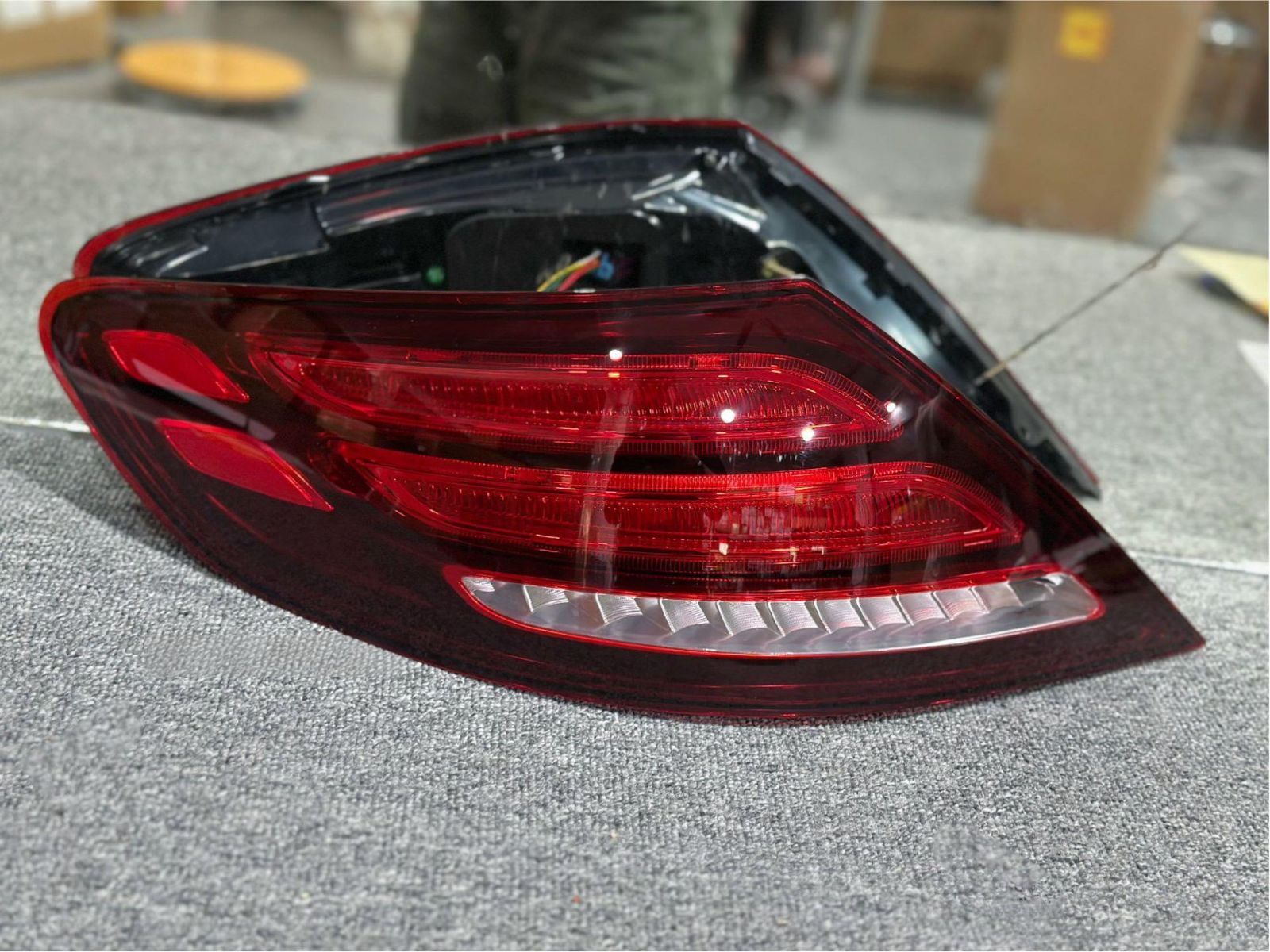 ベンツ SLK/SLC（R172）2011～2019年式 LEDテールランプユニット リア