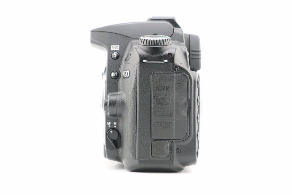 ☆美品☆ショット数8,525 回☆ニコン NIKON D90 ボディ ☆ W0113＃4248