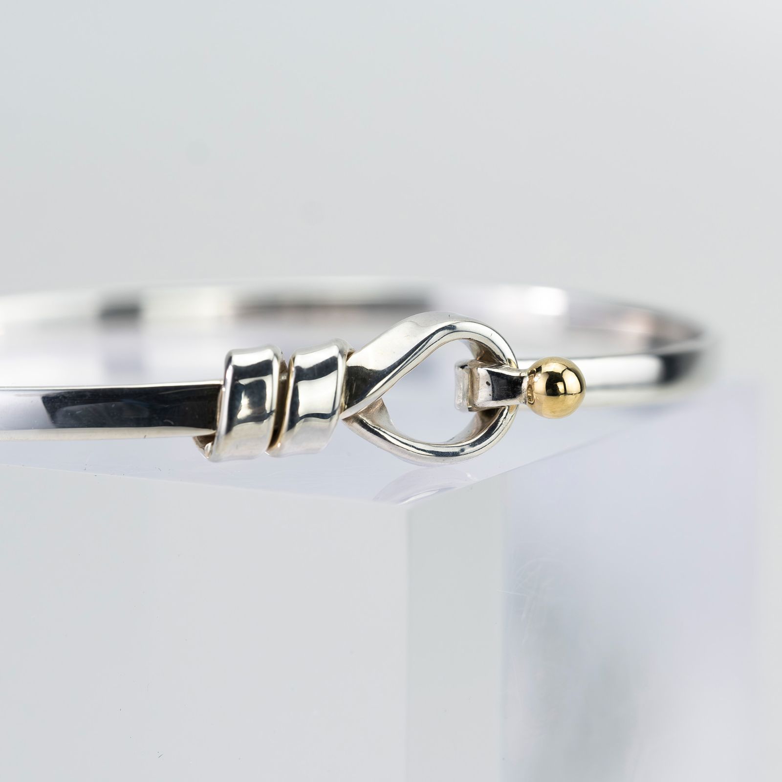 ティファニー フック&アイ ラブノット コンビ バングル 925×18K ティファニー TIFFANY&Co. フック＆アイ ラブノット バングル シルバー