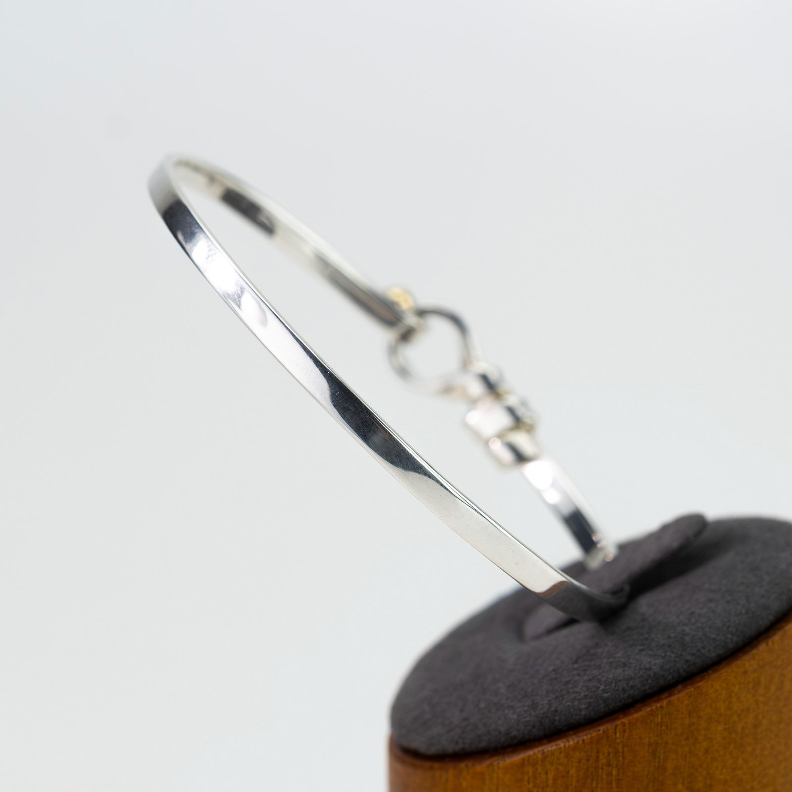 ティファニー　バングル　ラブノット　フックアイ　シルバー925 ×ゴールド750 ティファニー TIFFANY&Co. フック＆アイ ラブノット バングル シルバー