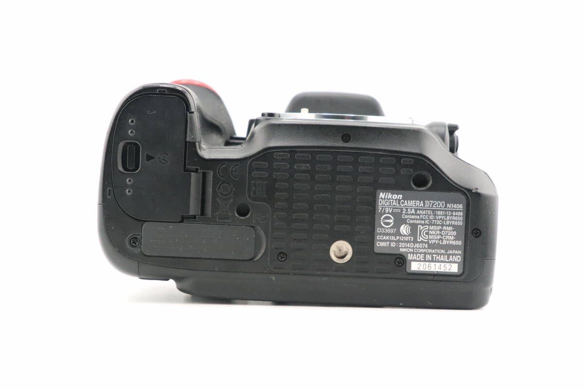 ☆良品☆ショット数12,268回☆ニコン NIKON D7200 ボディ☆ W0125