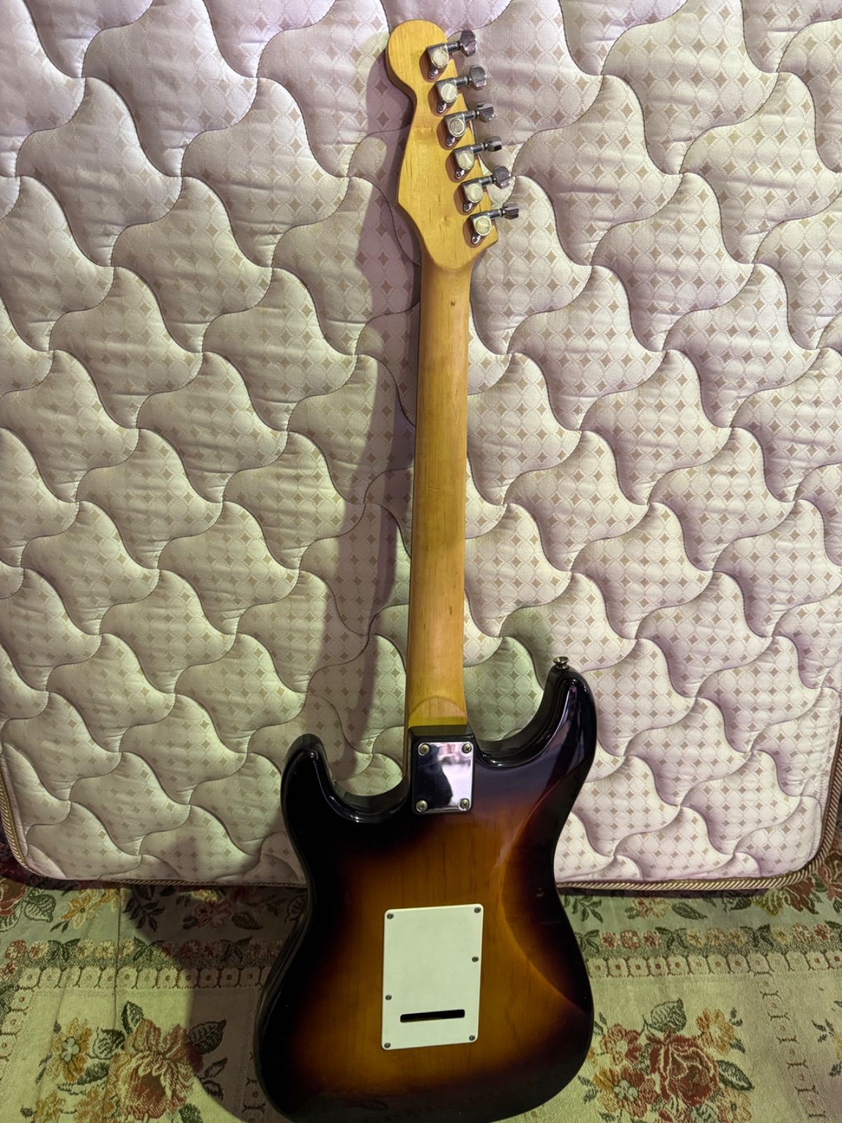 Legendエレキギター サンダーバースト - メルカリ Legendエレキギター サンダーバースト - メルカリ