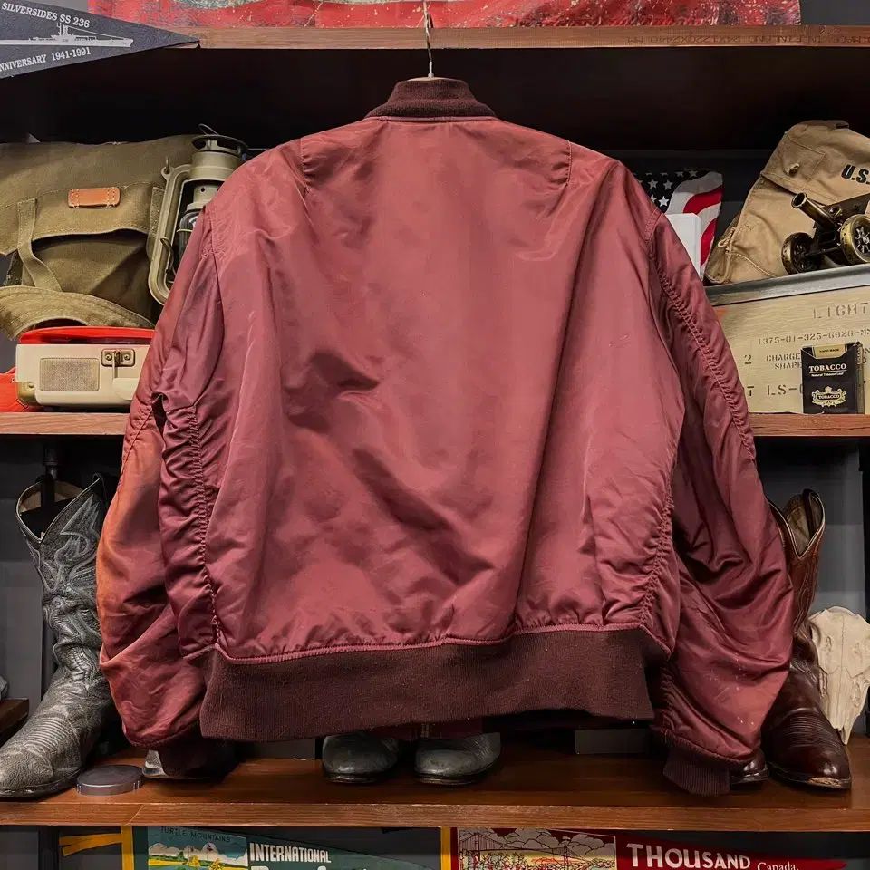 バーガンディ MA-1 90sフライトジャケット 90s Alpha MA-1 バーガンディ 90s USA製 ALPHAアルファ MA-1 フライト