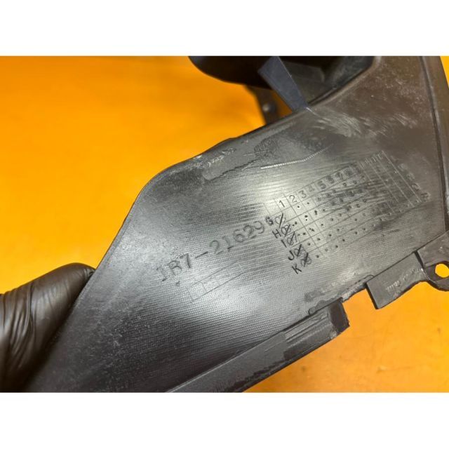 ZX 31804]@ヤマハ YAMAHA マグザム250 SG21J-011 リアフェンダー