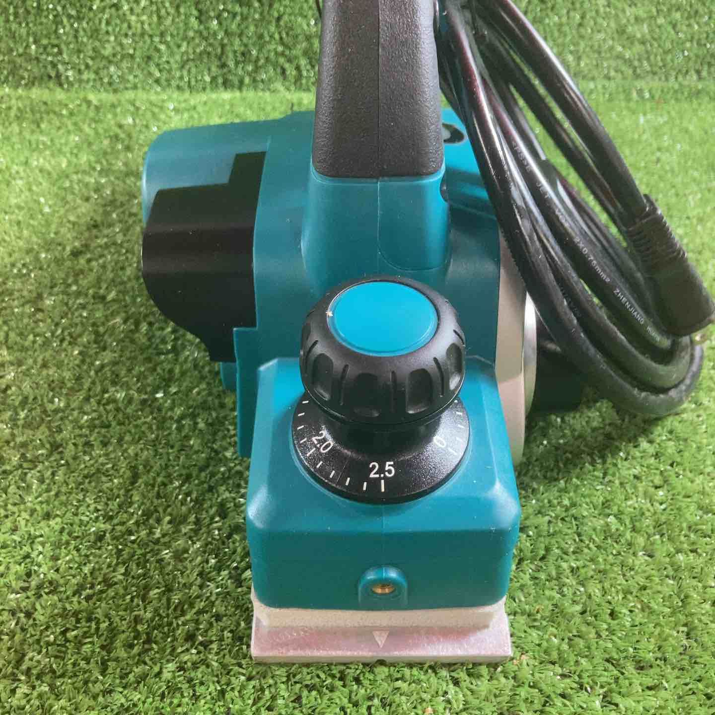 ☆マキタ(makita) 電気カンナ KP0800A【川崎店】 【公式通販】 ☆マキタ(makita) 電気カンナ KP0800A【川崎店】 【公式通販】