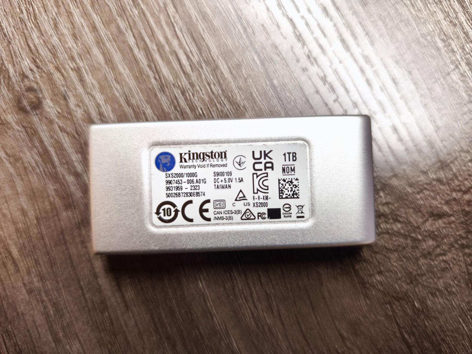 Kingston xs1000 キングストン ssd Kingston キングストン 新品 外箱 