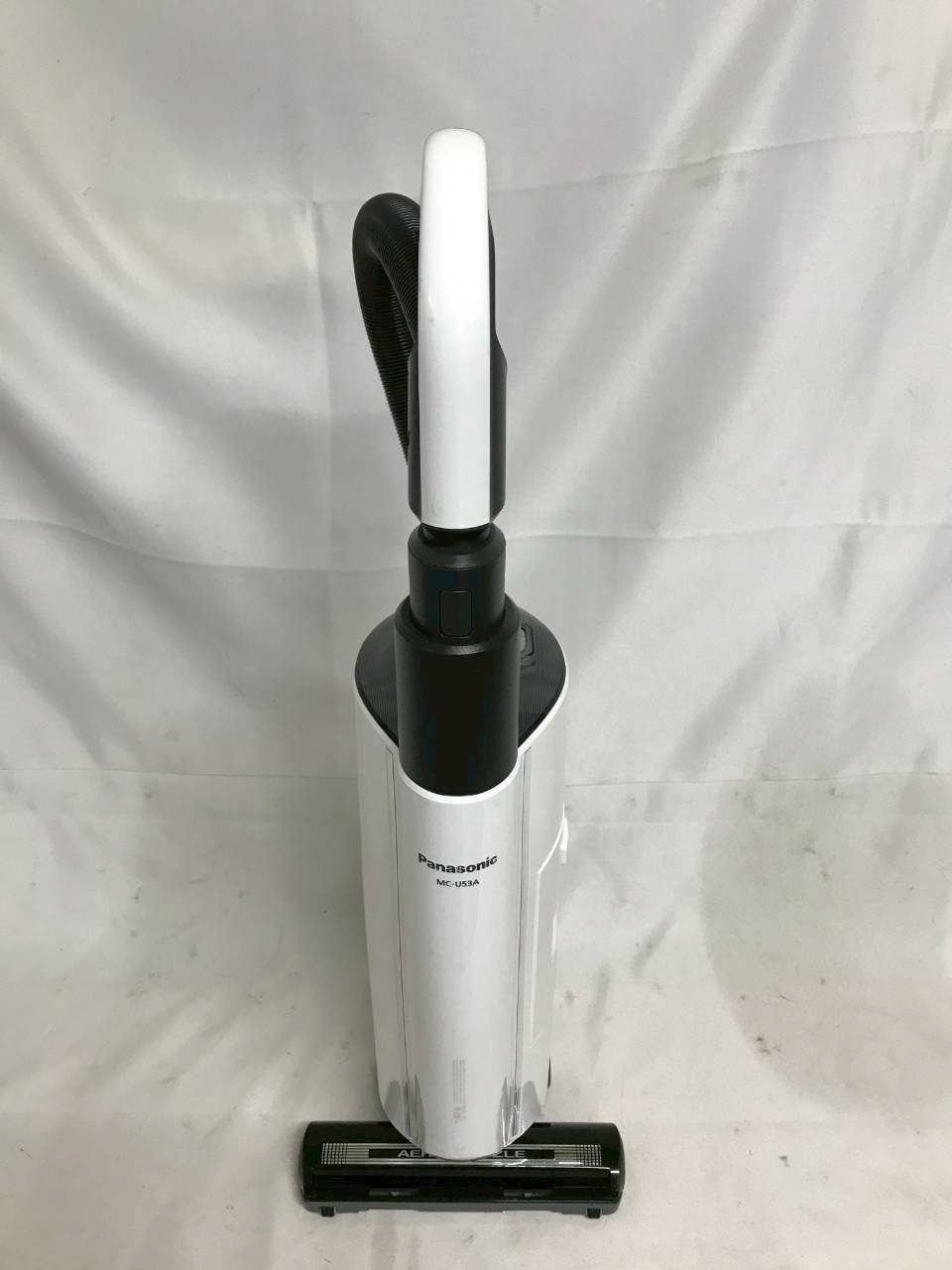 Panasonic MC-U53A-R 新品未開封　電気掃機 北見市発】パナソニック Panasonic 電気掃除機 MC-U53A 2011年製 白
