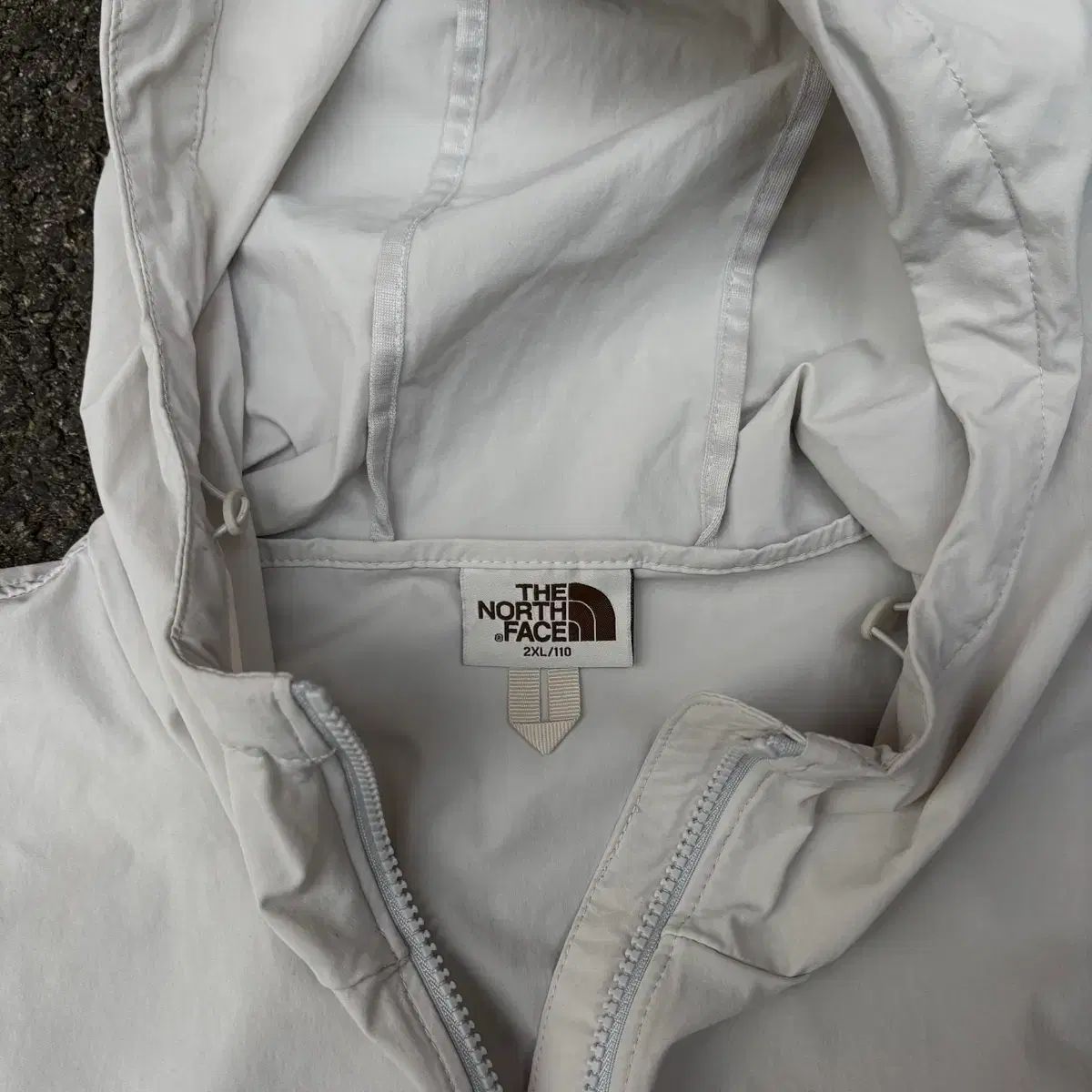 THE NORTH FACE ザノースフェイス 白 ロゴ ナイロン ウィンド