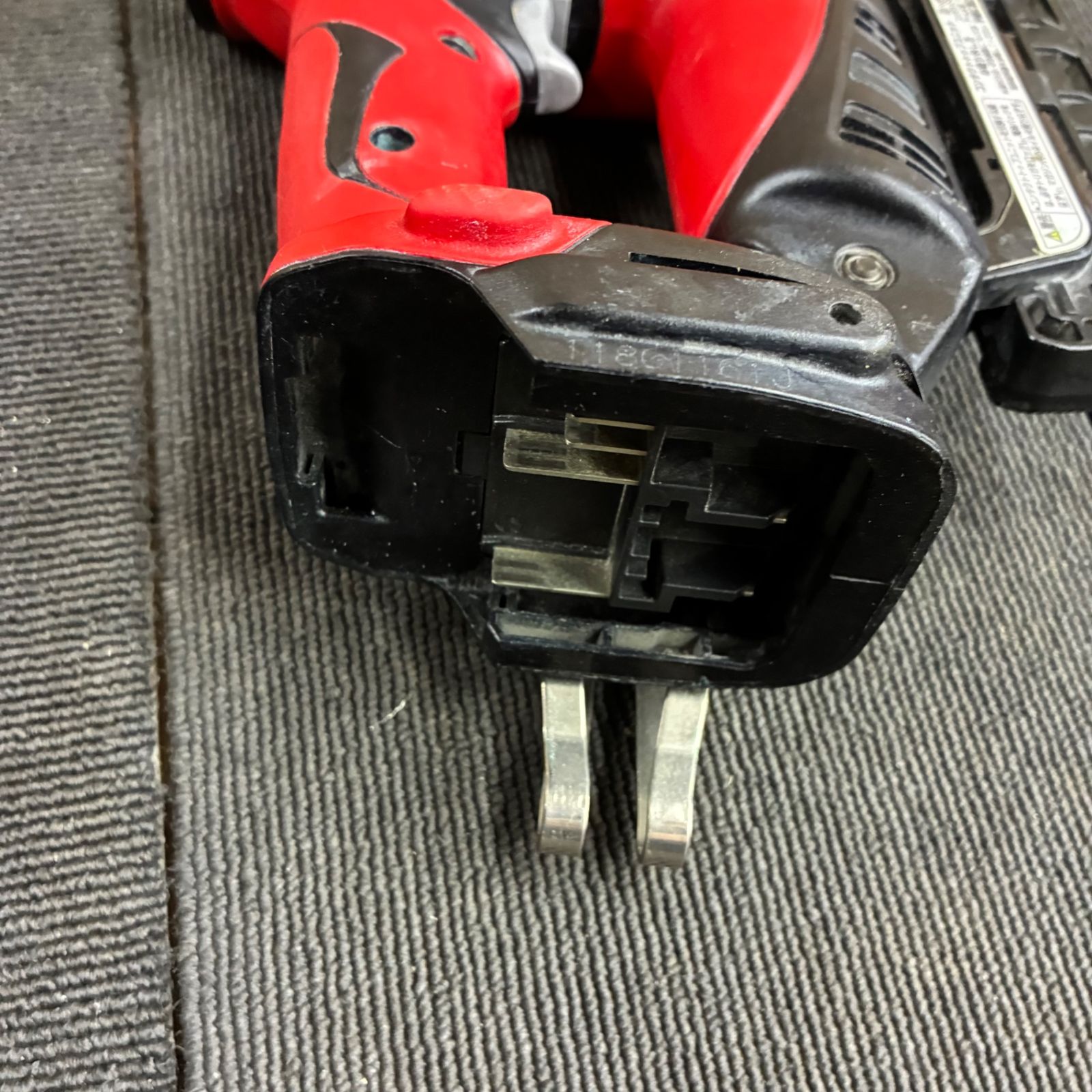 V充電式ピンネイラ