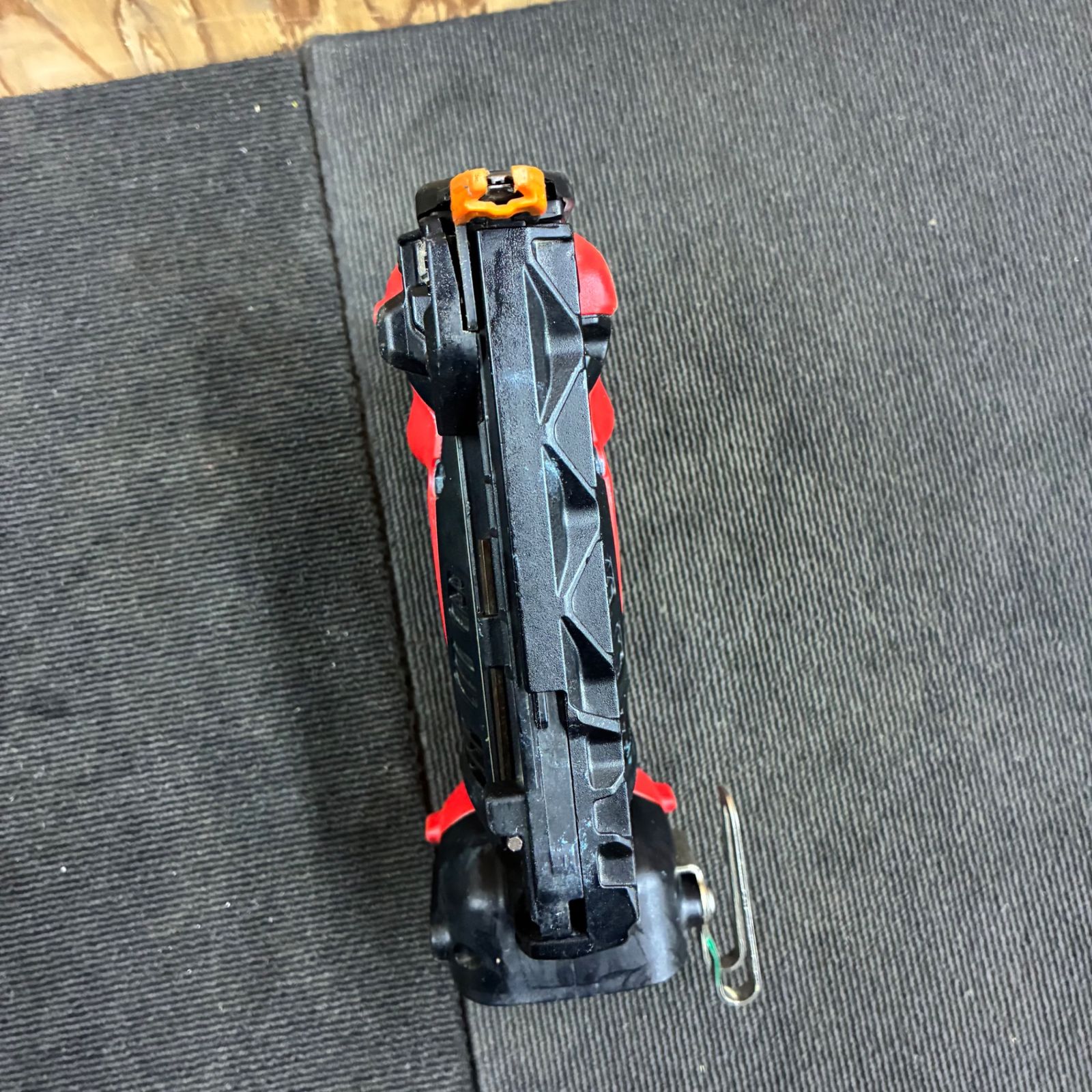 14.4 V充電式ピンネイラ