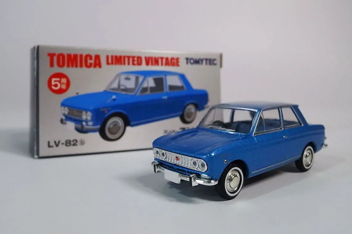 トミカ リミテッド ヴィンテージ LV-82b 5周年 ダットサン ブルー