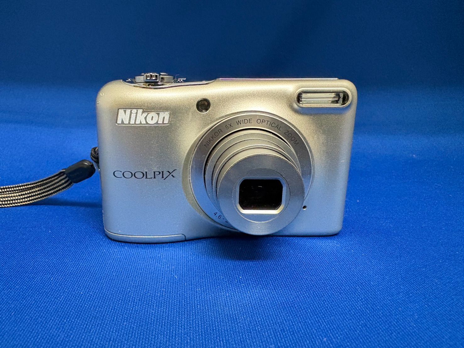 Nikon デジタルカメラ COOLPIX L30 5倍ズーム 2005万画素 乾電池タイプ