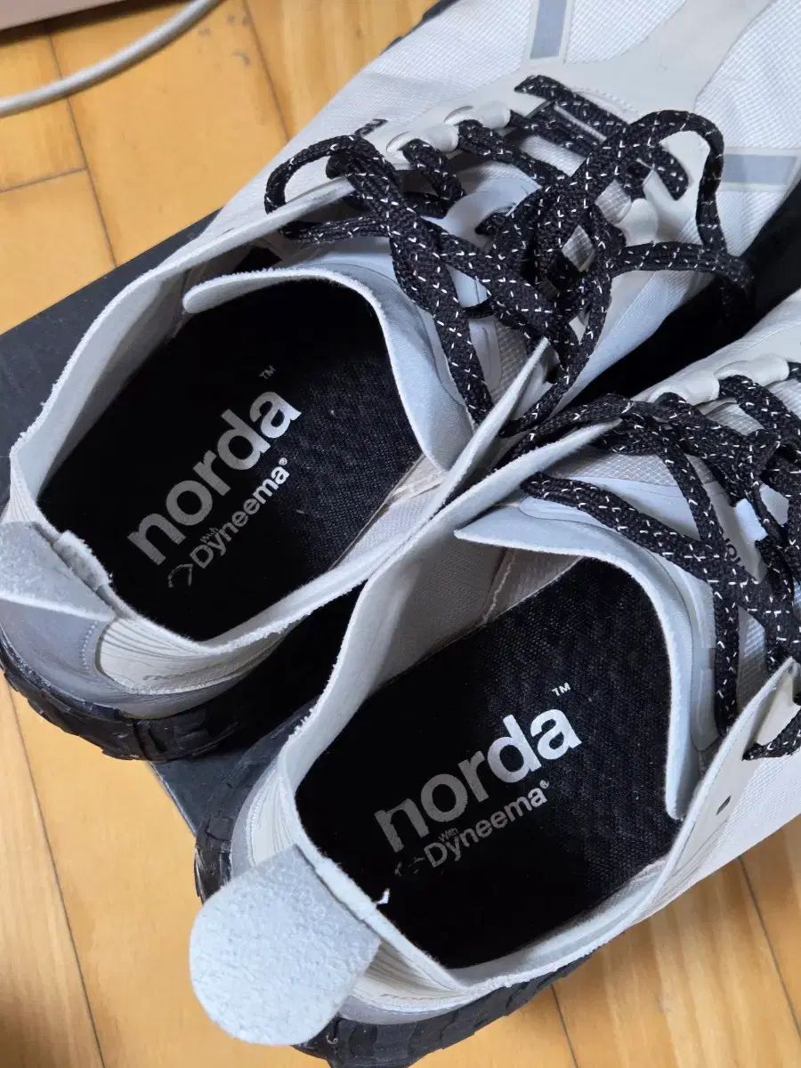  280 ノルダ NORDA 001 シンダー 登山靴 トレッキングシューズ アウトドアシューズ