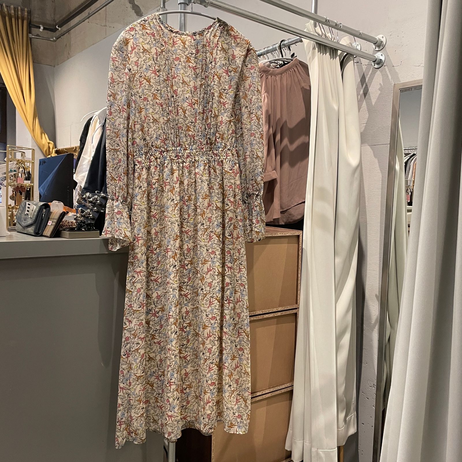 東あずま店 併売品】 ＠ Lois CRAYON ロイスクレヨン ワンピース 総柄