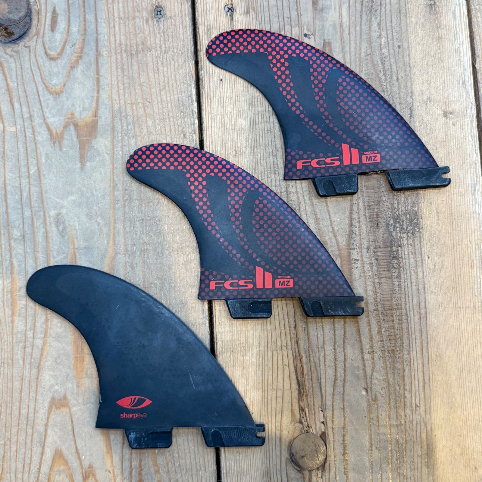 中古品 FCS2 フィン SHARPEYE シャープアイ トライフィン Mサイズ