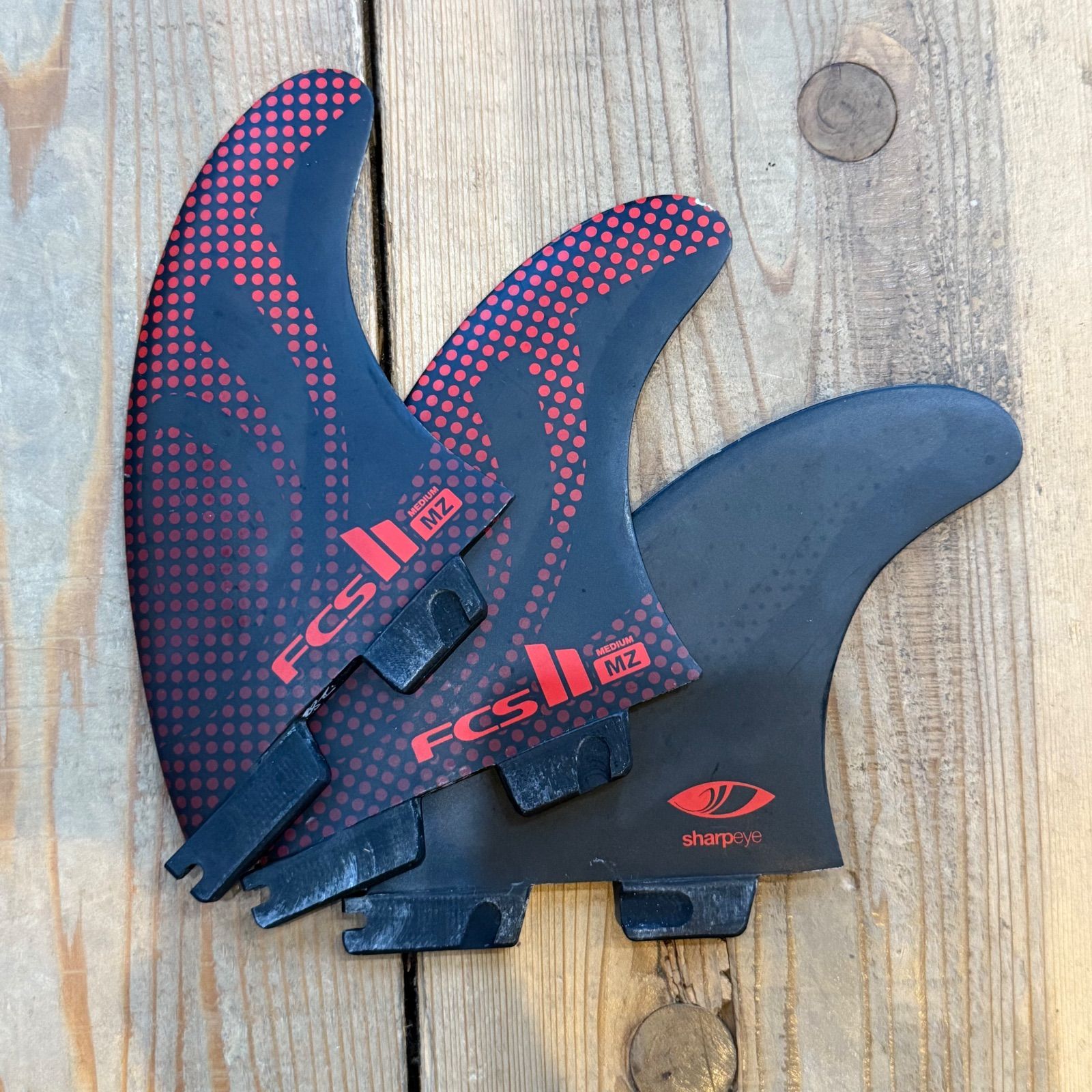 中古品 FCS2 フィン SHARPEYE シャープアイ トライフィン Mサイズ
